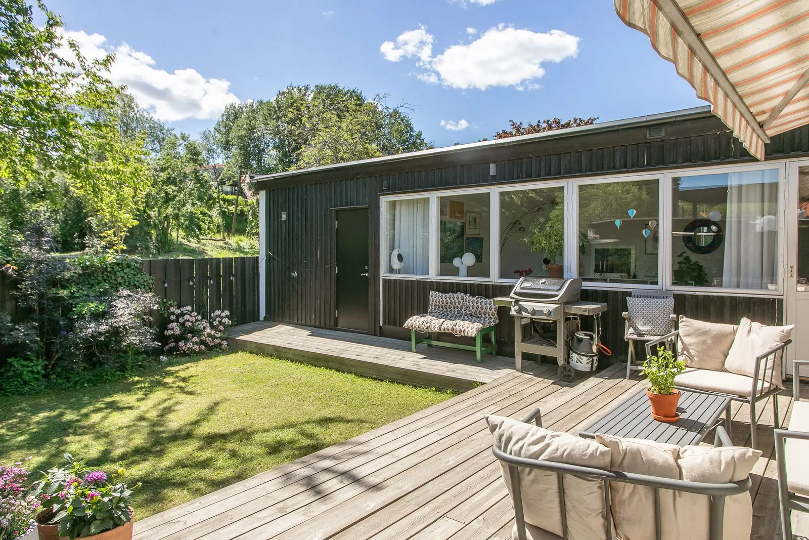 Par-/radhus, Nyponvägen 11, Nacka. Bild 1 av 1