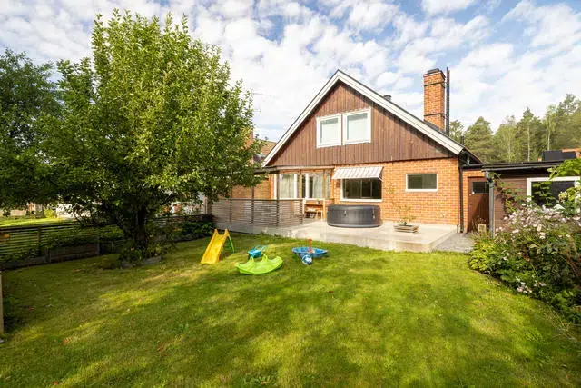 House, 5 rooms, 138 m² in Haninge