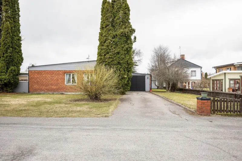 Villa, 96 m² i Heby
