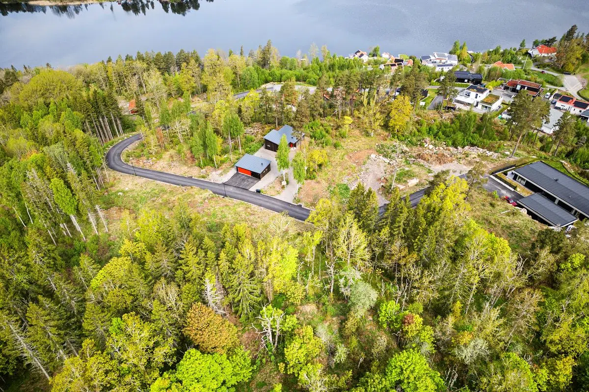 Image 1 of 15 of Lövviken Lövudden 24