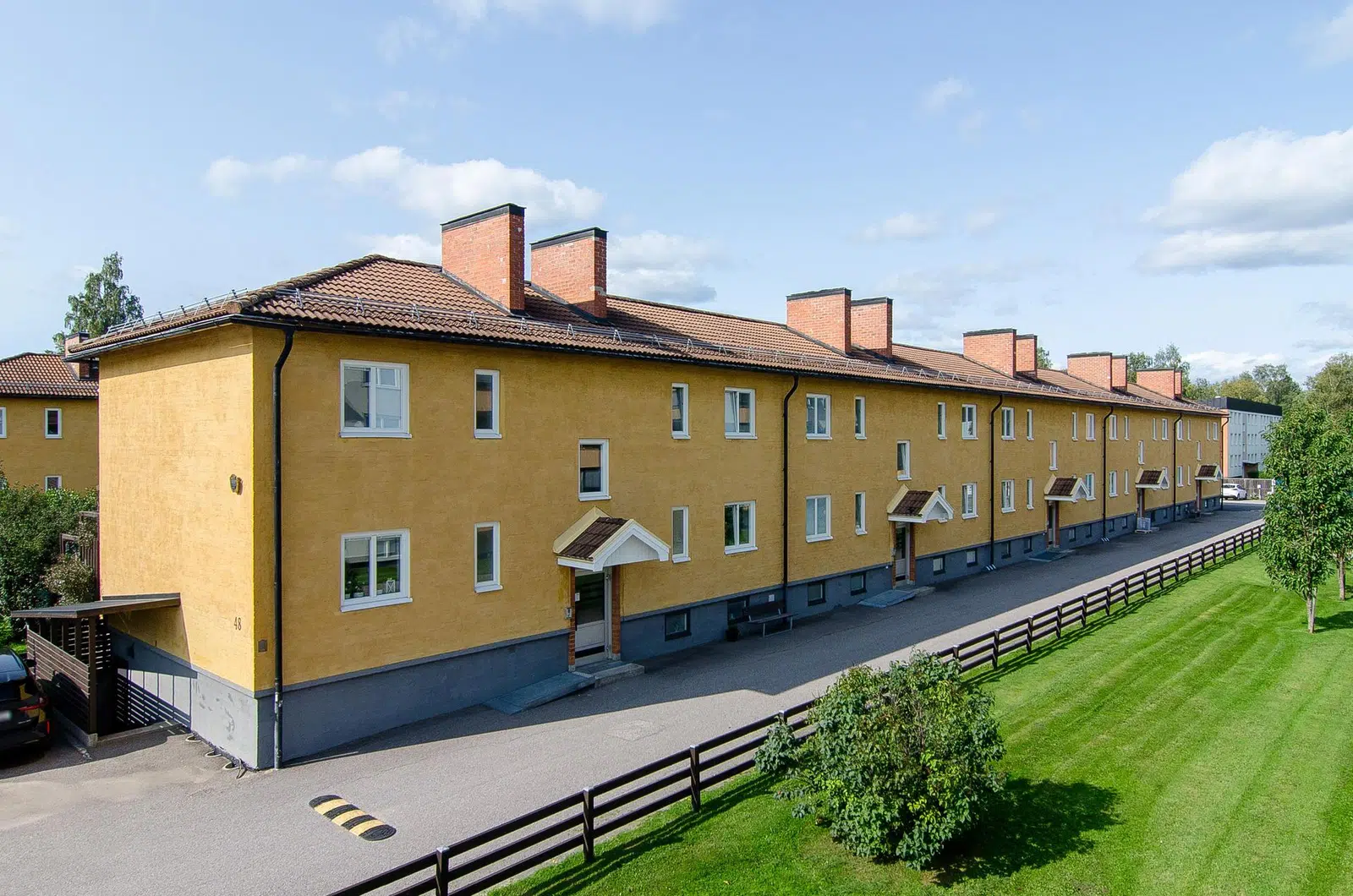 Image 1 of 19 of Barrsätragatan 48d