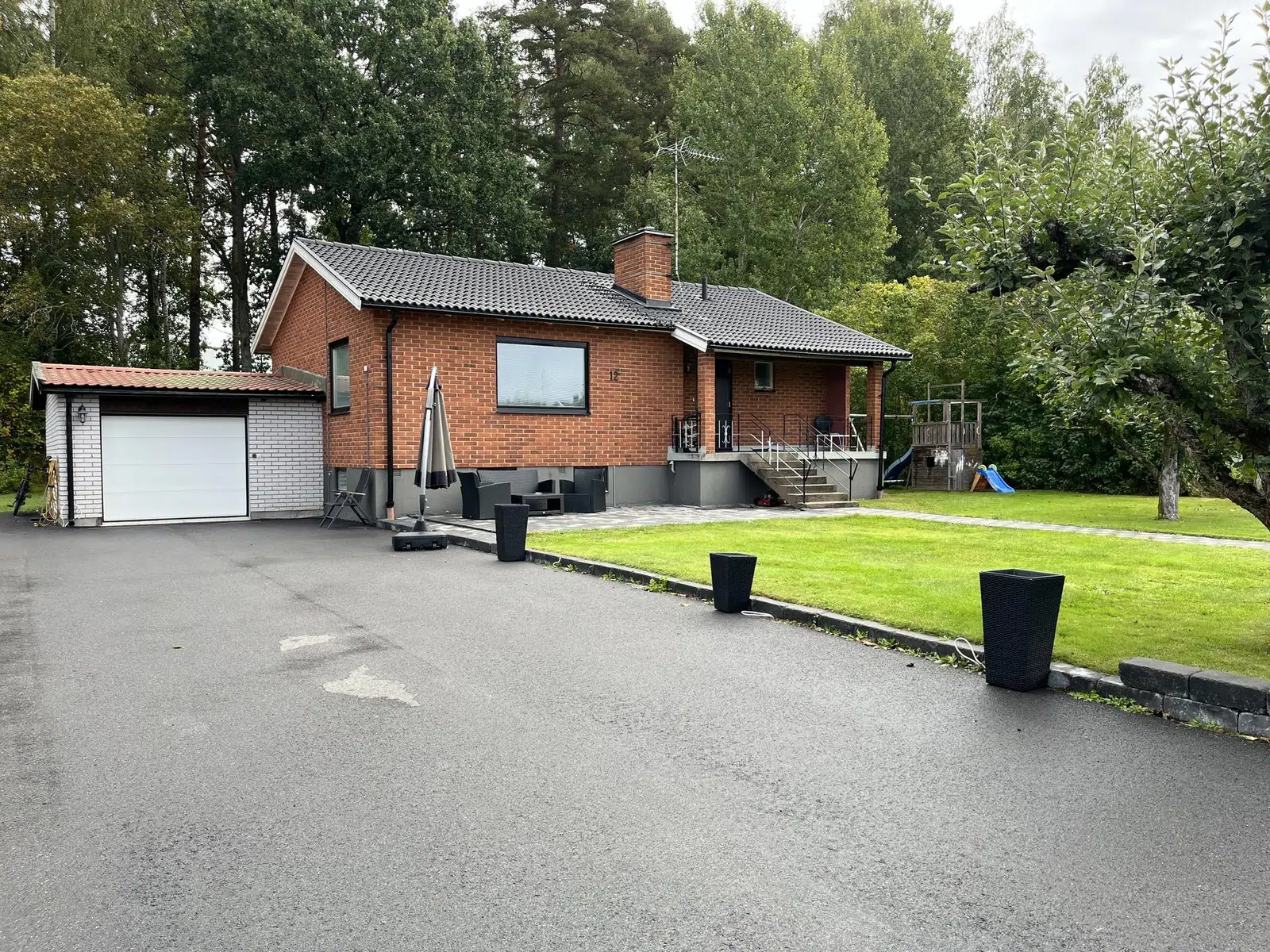 Bild 1 av 31 på Åkragatan 12