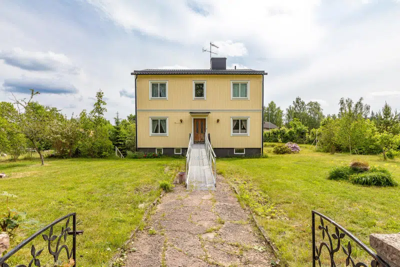 House, 6 rooms, 146 m² in Uppvidinge