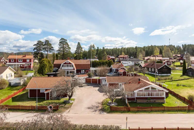 House, 8 rooms, 443 m² in Leksand