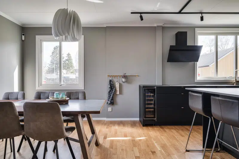Villa, 8 rum, 214 m² i Svenljunga