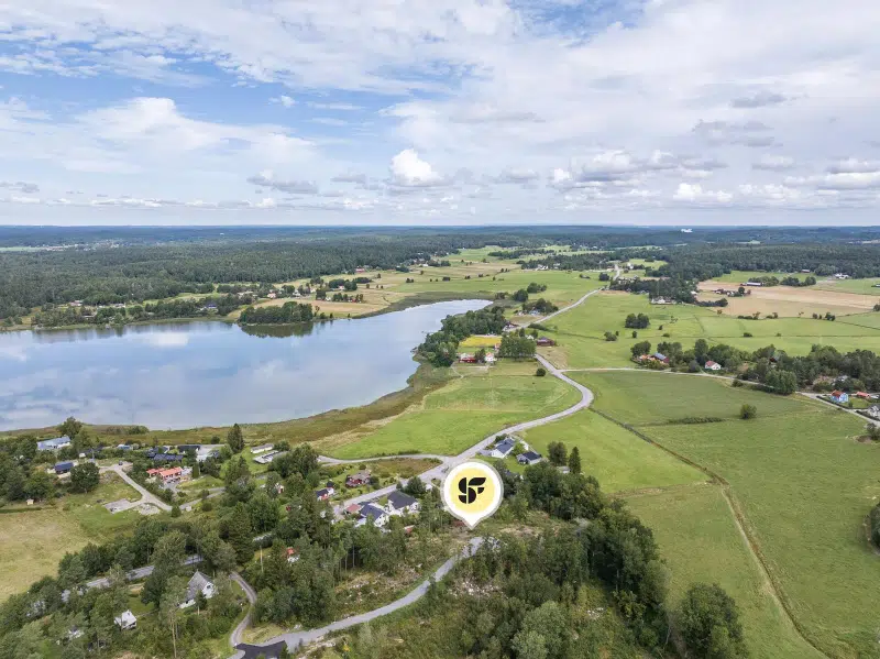 Land / plot, 1340 m² in Ale