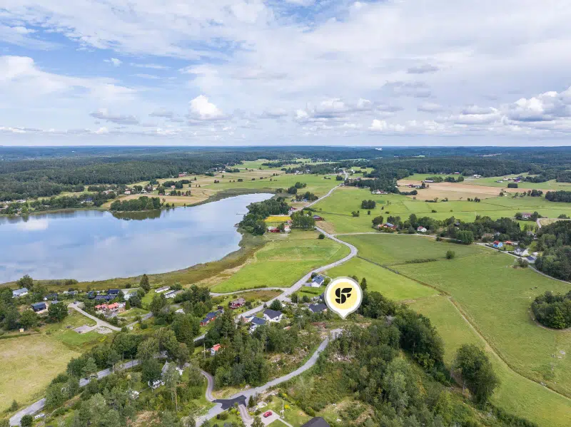 Land / plot, 2117 m² in Ale