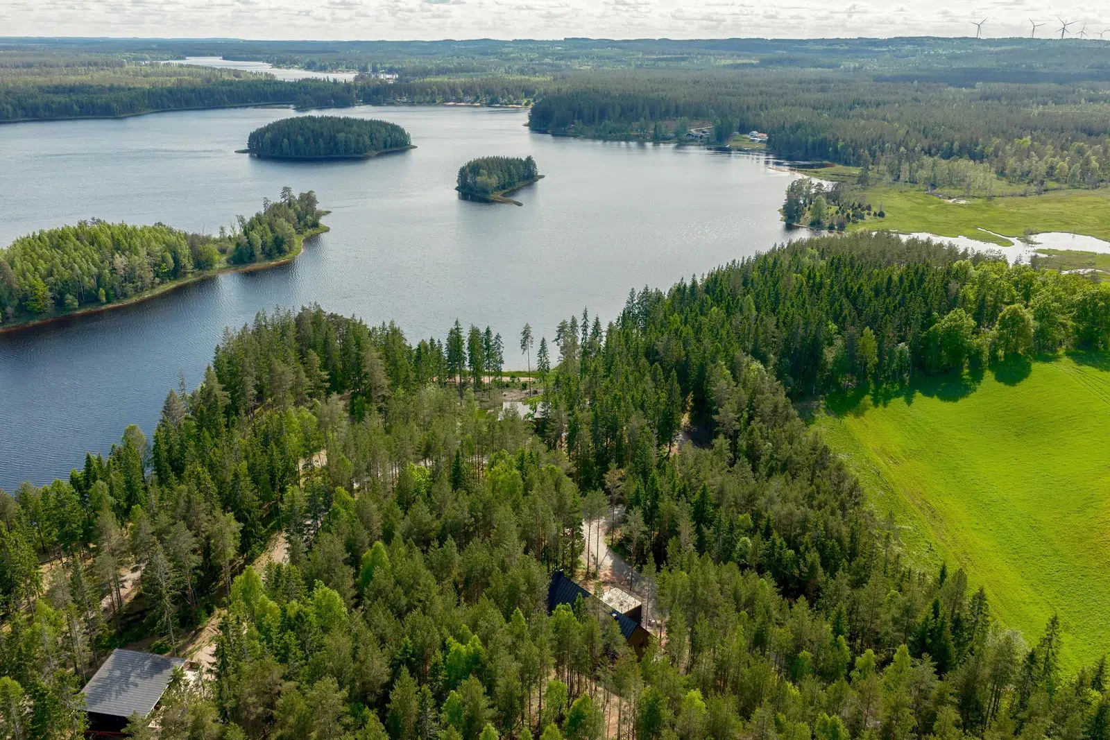 Image 1 of 19 of Vik Strandvägen 7