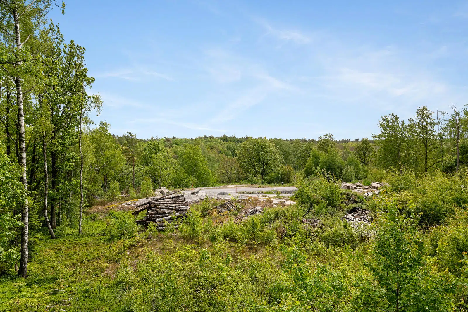 Bild 1 av 7 på Landavägen 523