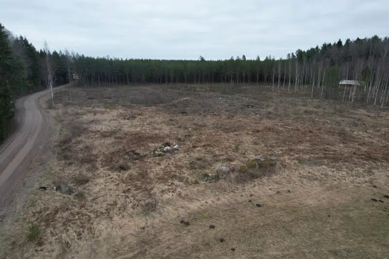Land / plot, 2800 m² in Götene