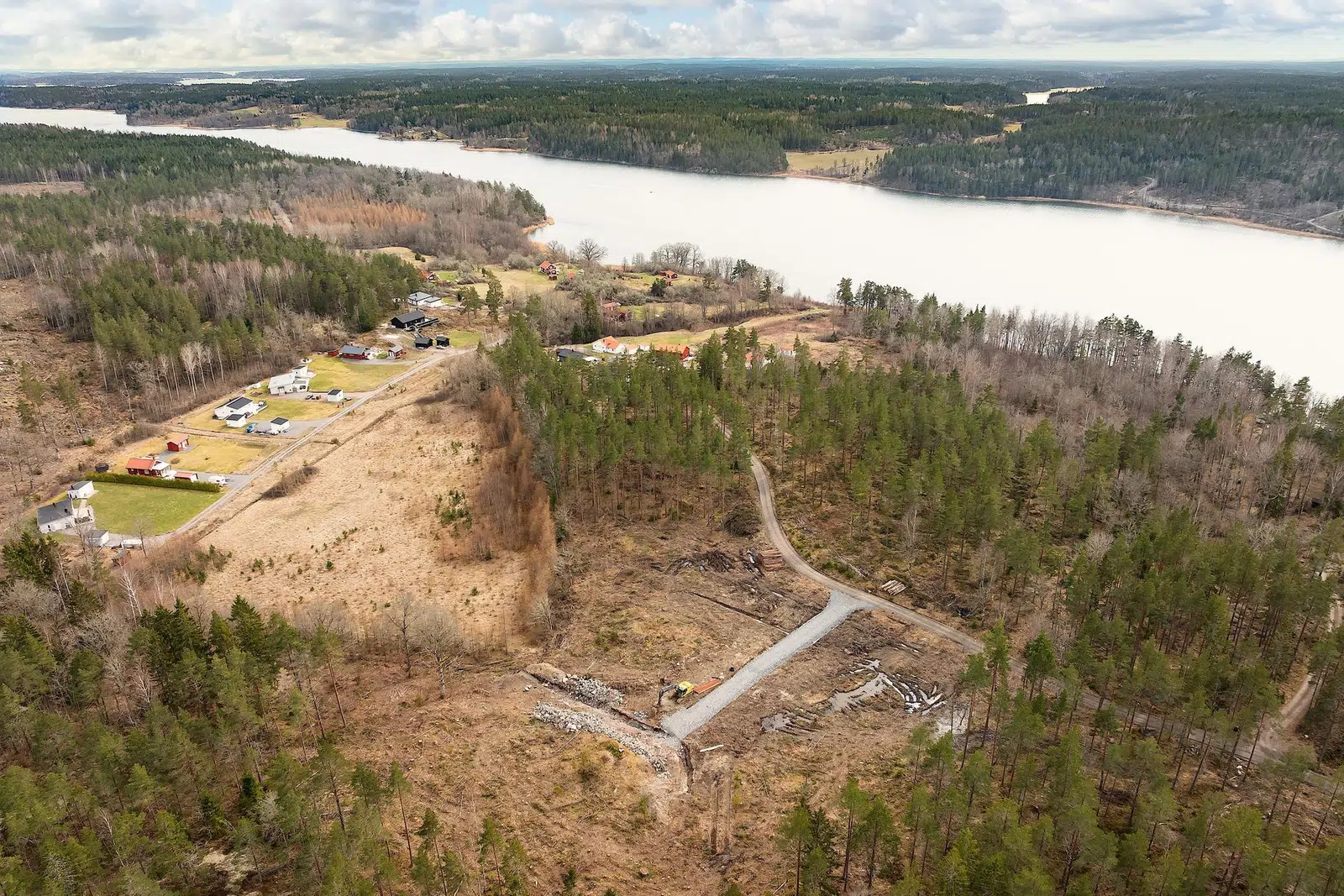 Bild 1 av 23 på Björnvik Tomt 4