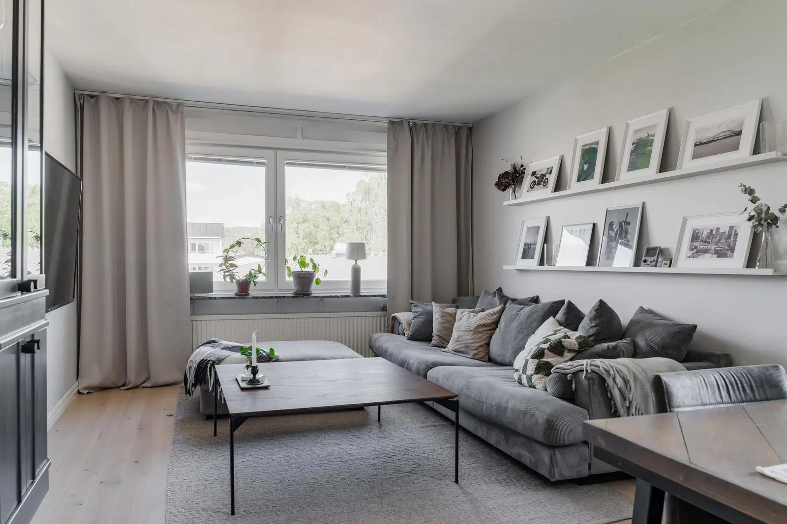 Bild 1 av 26 på Rosenhagavägen 26