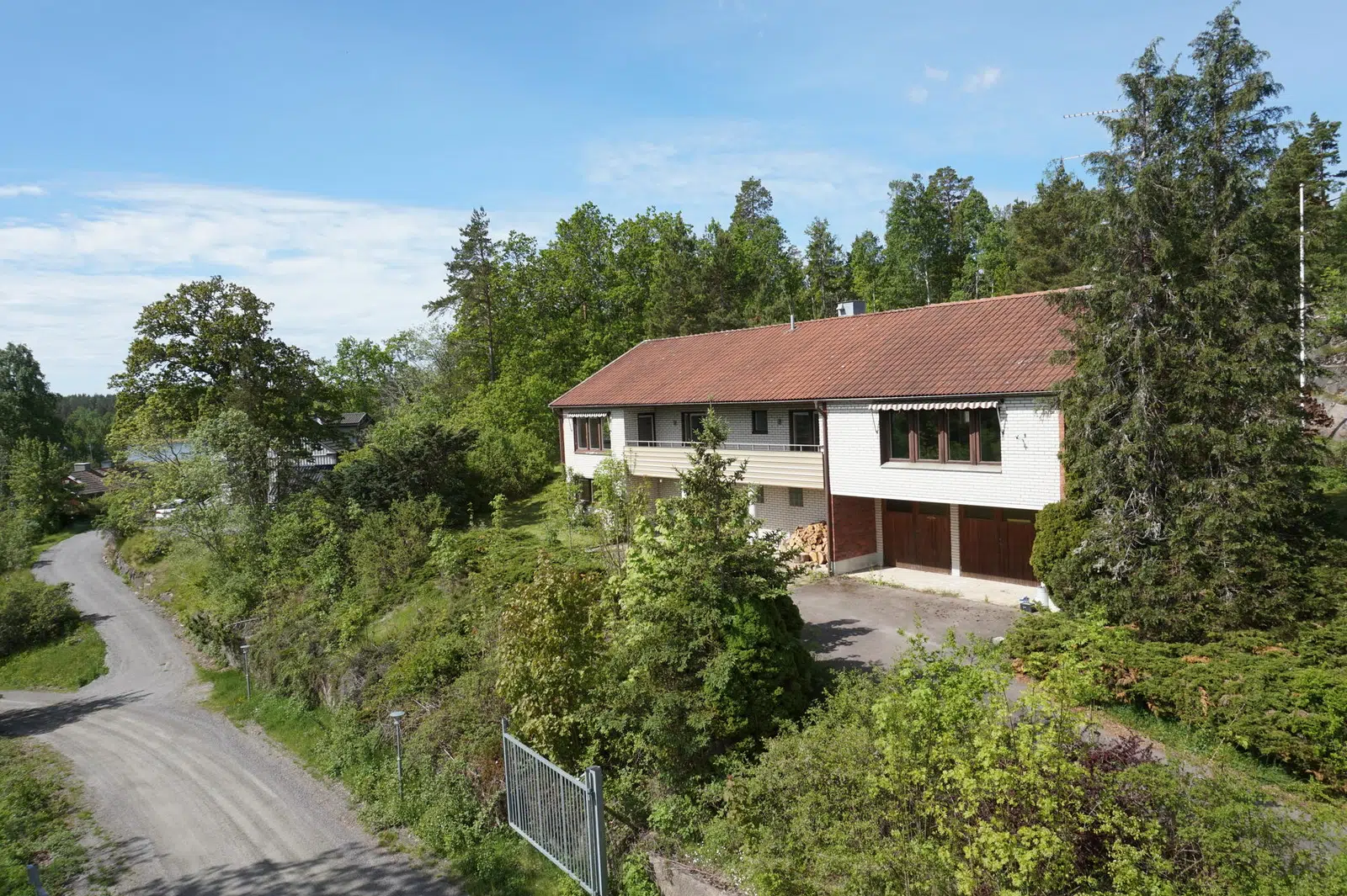 Image 1 of 24 of Skogsbackavägen 5