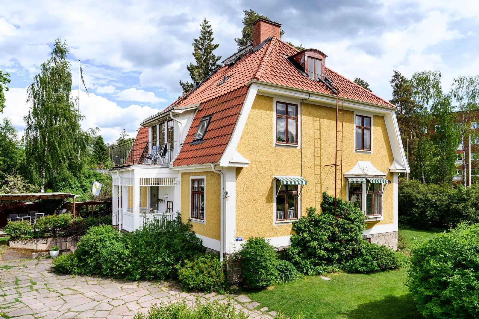 Image 1 of 41 of Granvägen 2