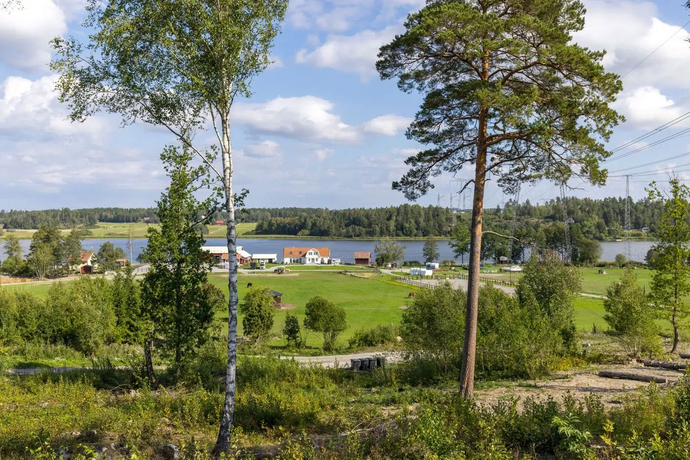 Bild 1 av 18 på Norrskogsbacken 1