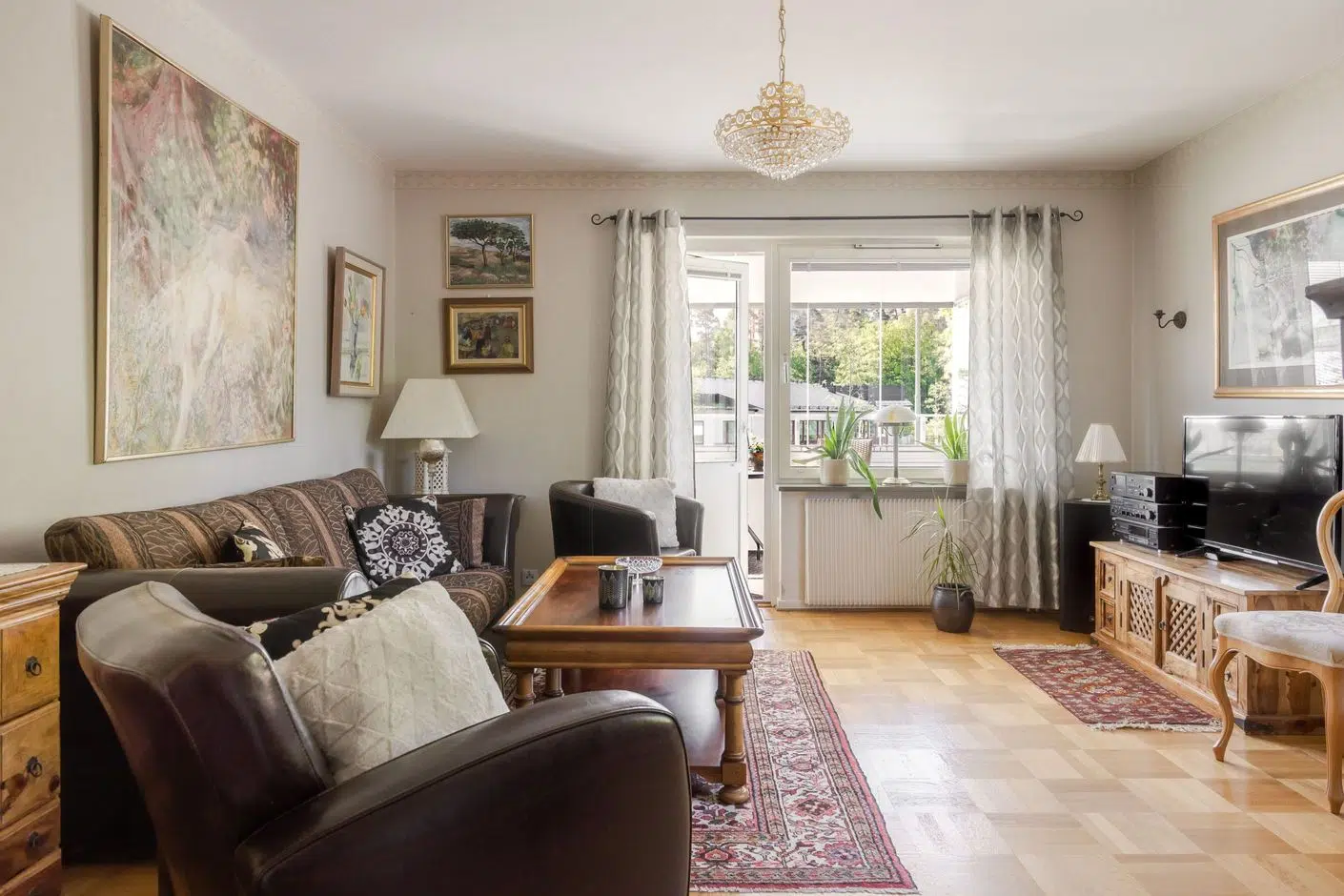 Bild 1 av 26 på Fjällgatan 4b
