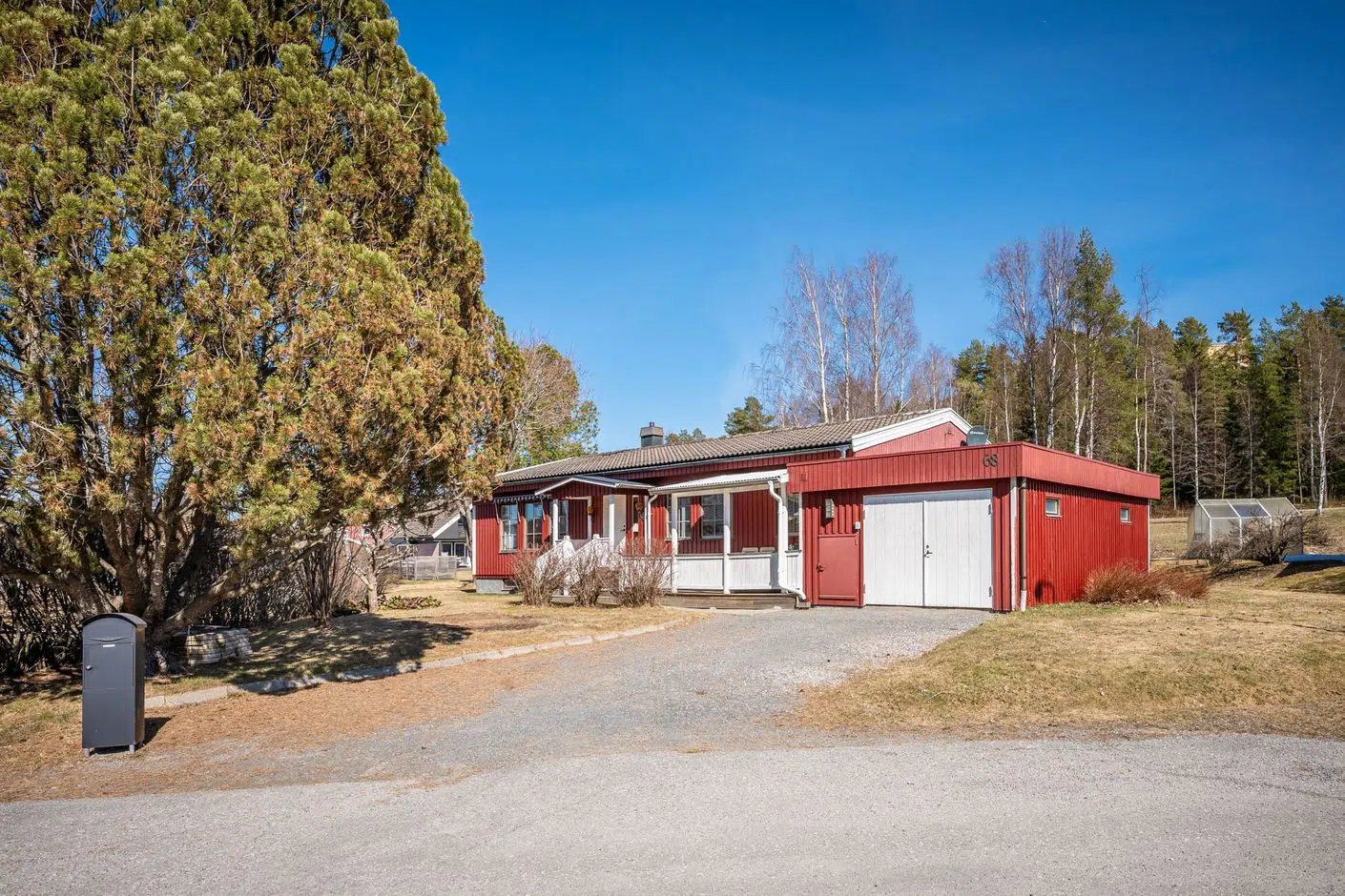 Bild 1 av 21 på Carlgrensvägen 68