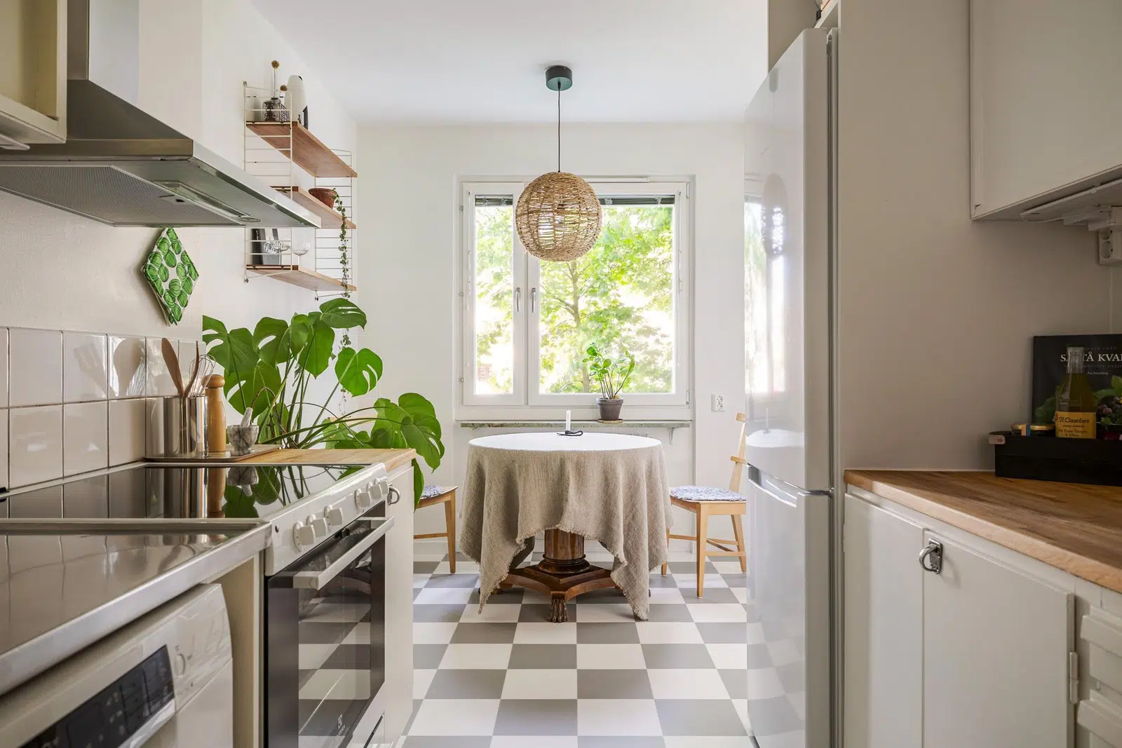 Bild 1 av 20 på Sjögatan 24B