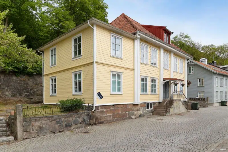 House, 12 rooms, 338 m² in Kungälv