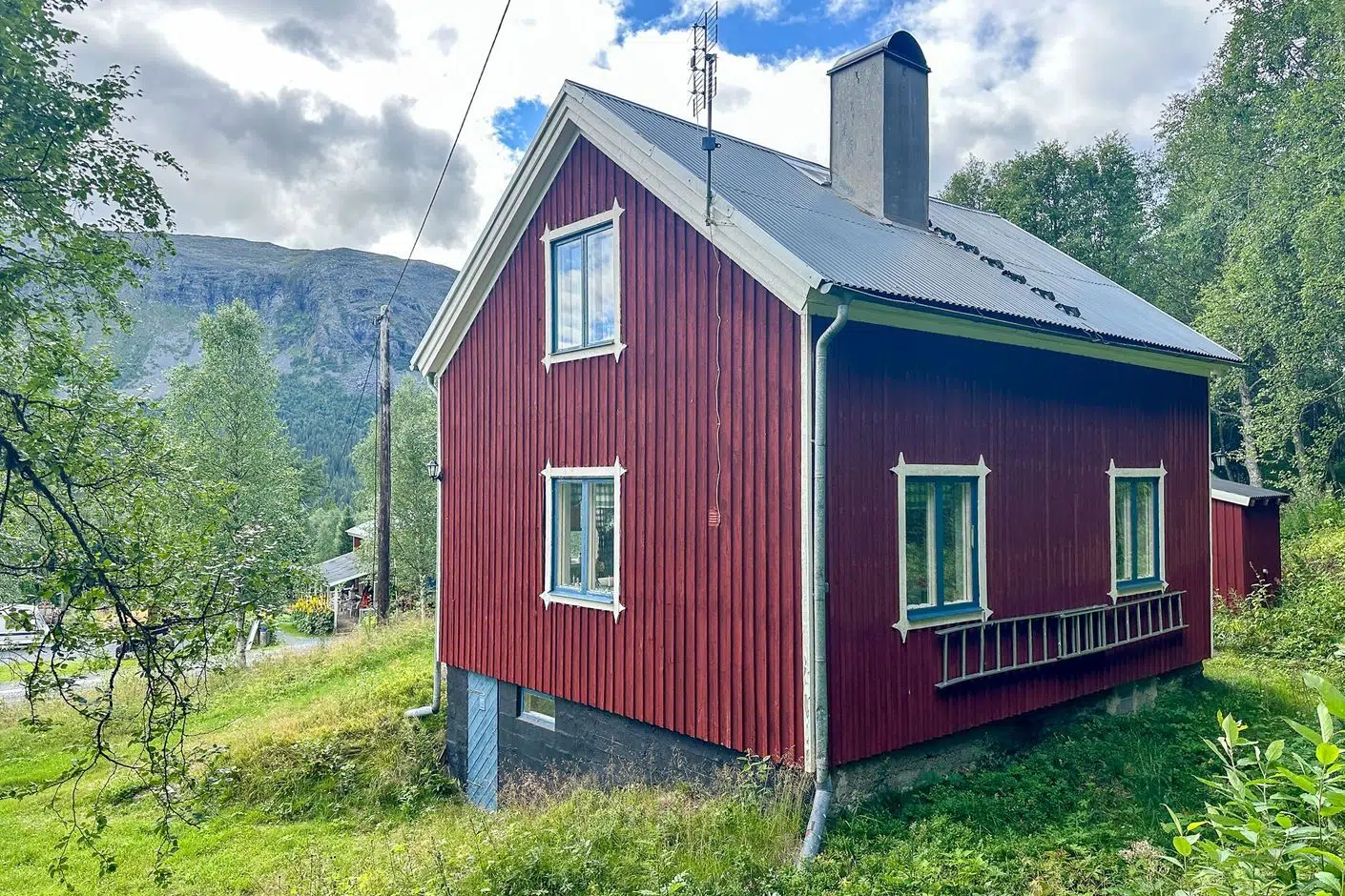Image 1 of 21 of Matsdal 115