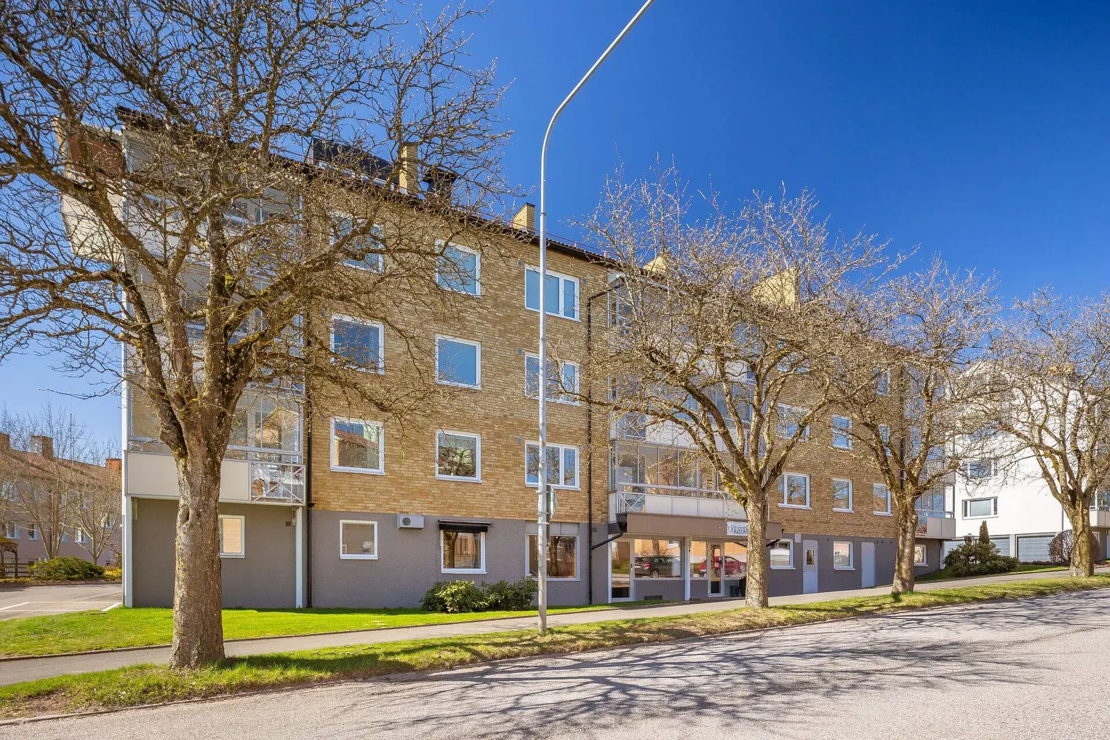 Bild 1 av 17 på Käpplundavägen 3A