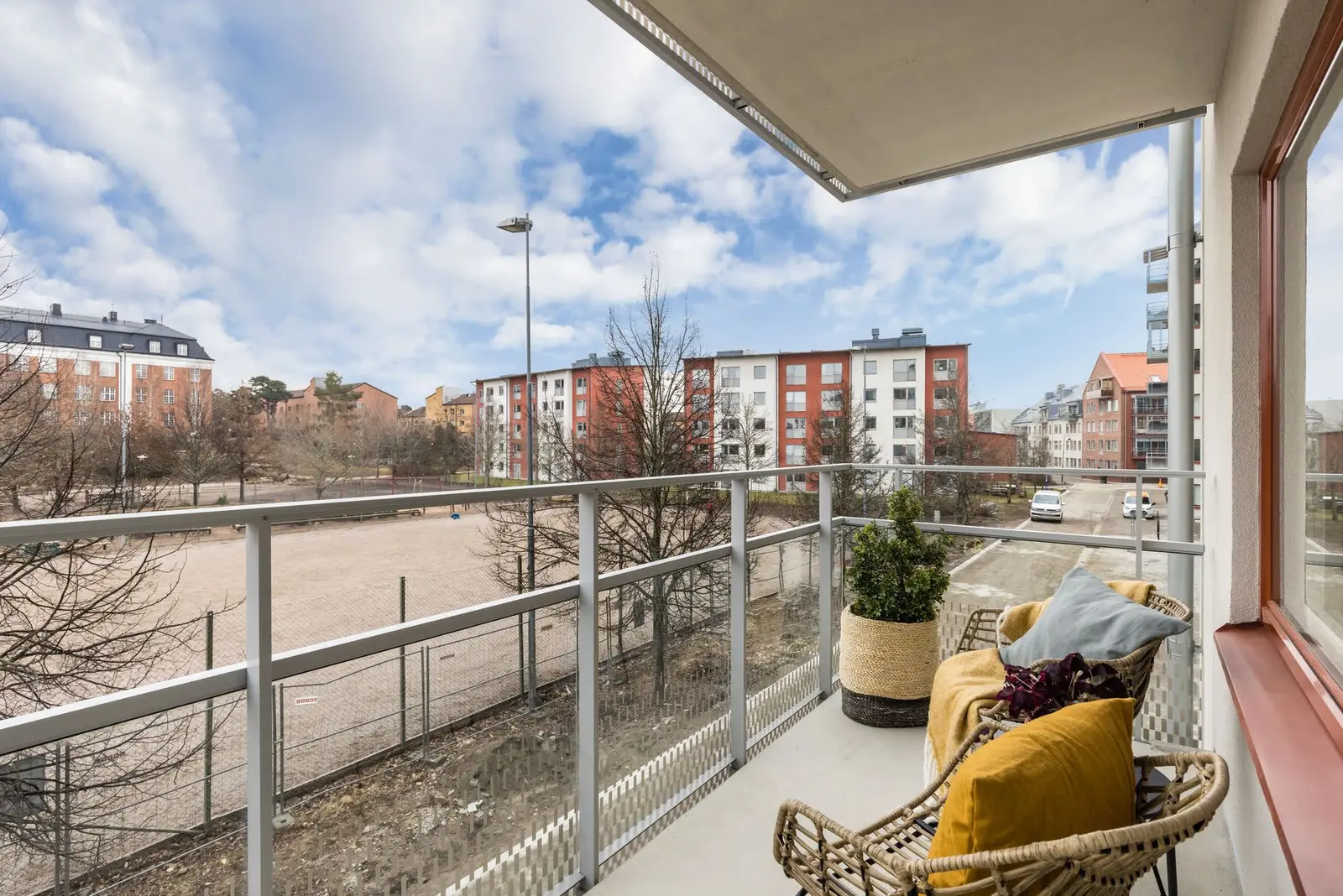 Image 1 of 21 of Väverigatan 5