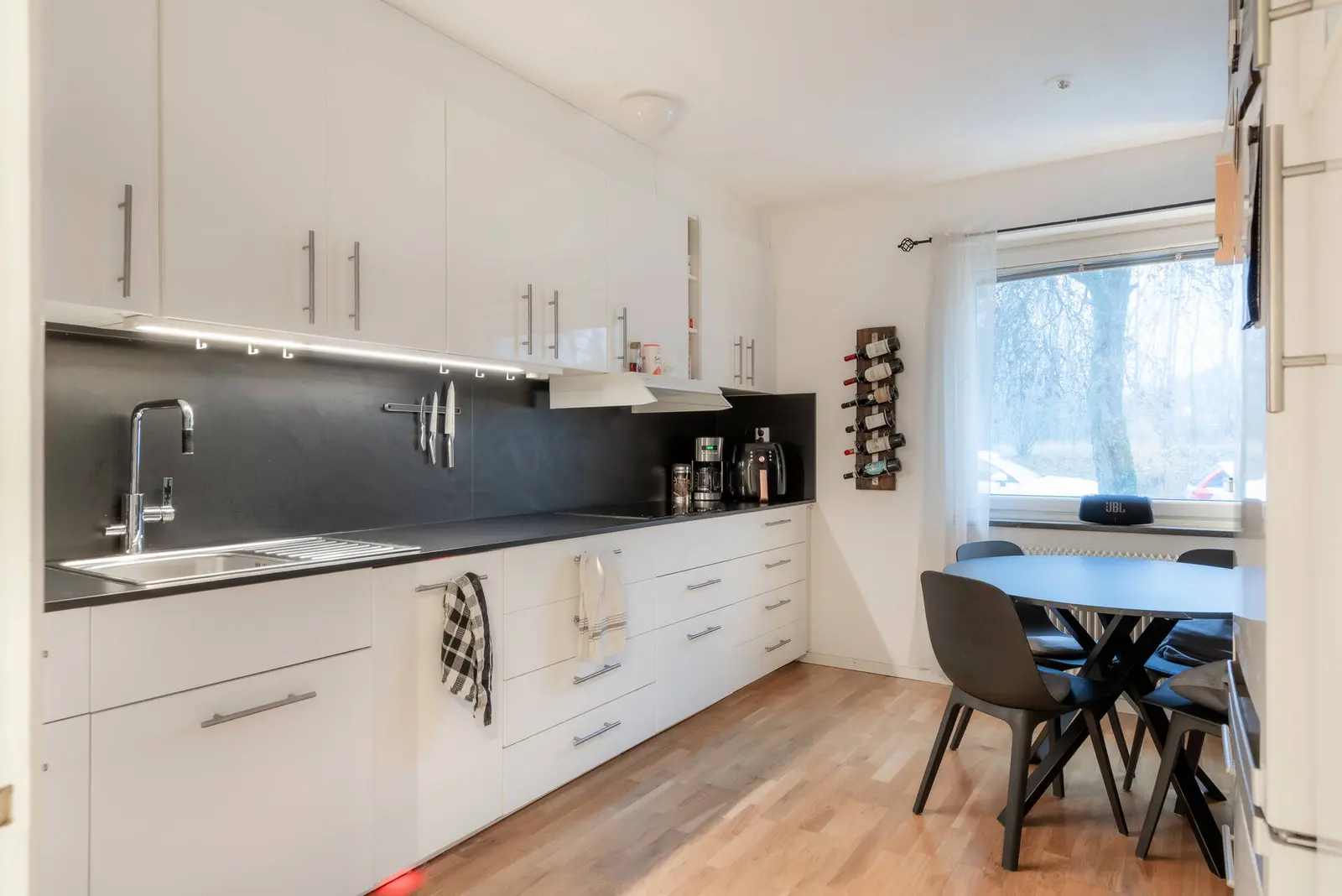 Image 1 of 15 of Marsvägen 10