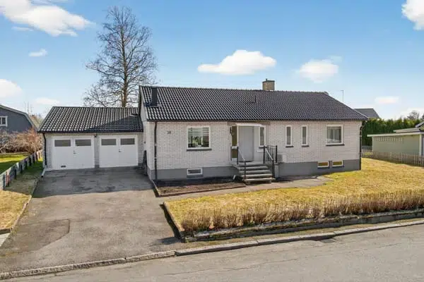 House, 4 rooms, 99 m² in Karlskoga