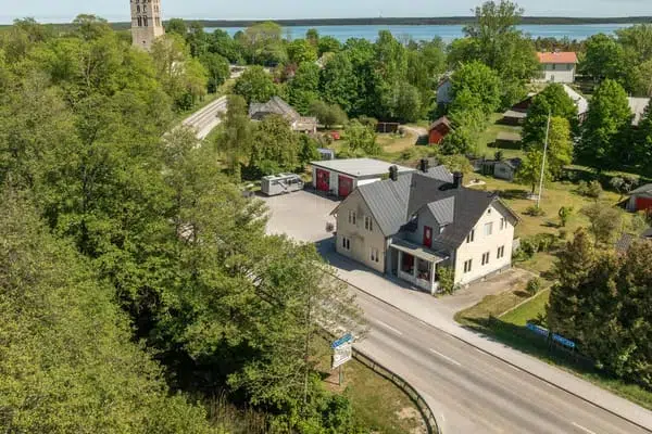 Villa, 10 rum, 210 m² i Tingstäde