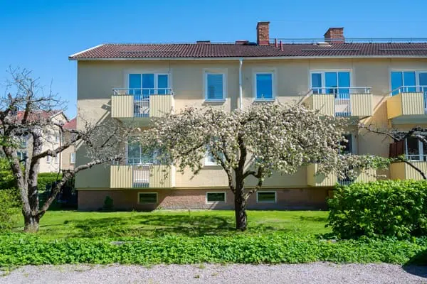 Image 1 of 21 of Fågelbovägen