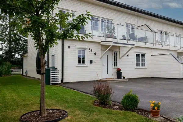 Image 1 of 41 of Sandbunkergatan