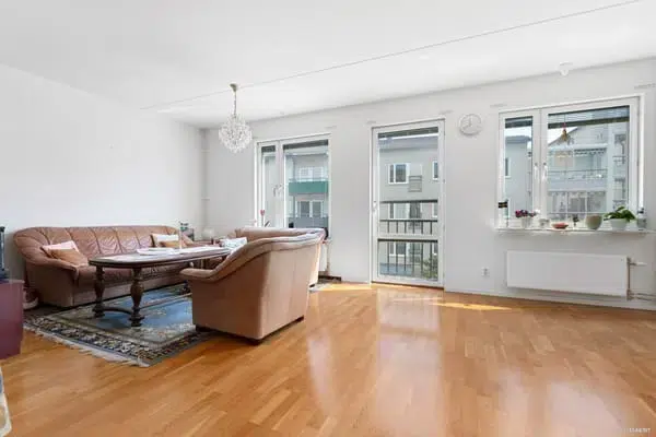 Apartment, 3 rooms, 72 m² in Tumba