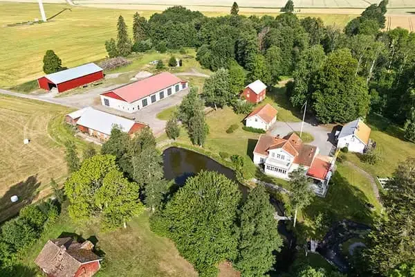 Lägenhet, 350 m² i Vara
