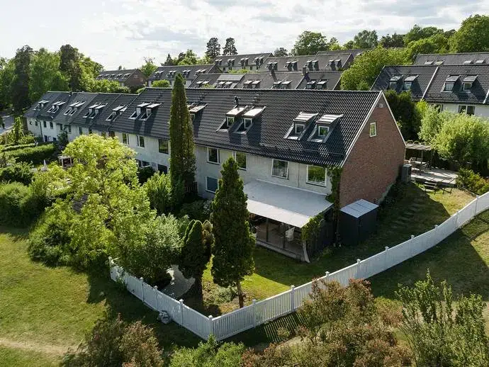 Semi-detached/terraced, 4 rooms, 126 m²