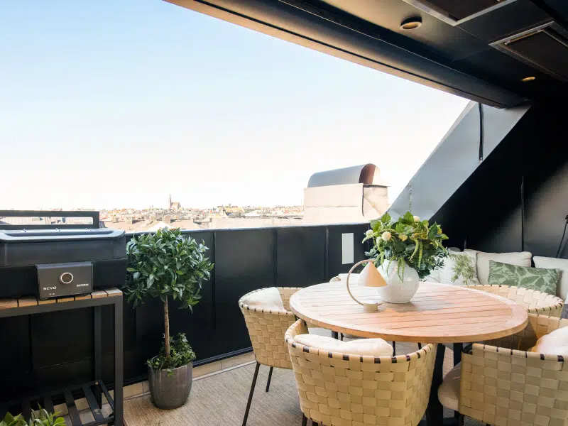 Apartment, 7 rooms, 323 m²