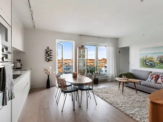 Apartment, 7 rooms, 328 m²