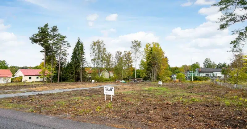 Land / plot