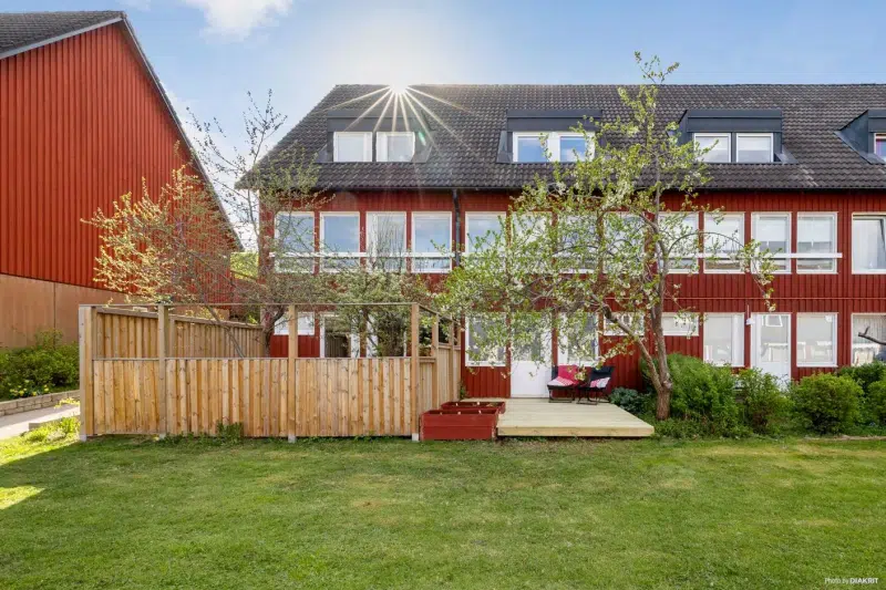 Semi-detached/terraced, 4 rooms, 117 m²
