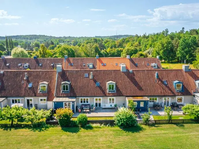 Image 1 of 21 of Årtullsvägen 8