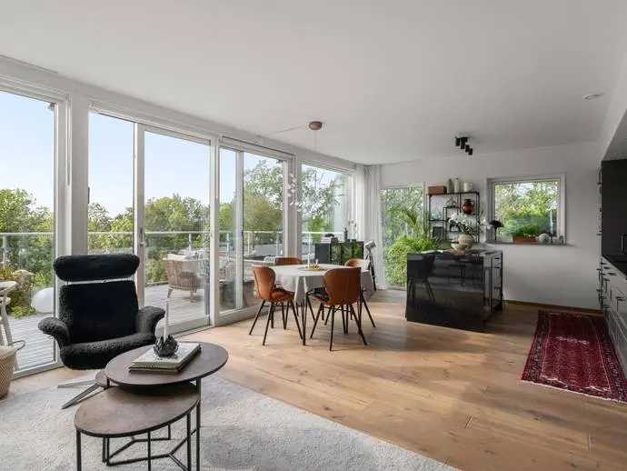 Bild 1 av 21 på Ugglevägen 8B