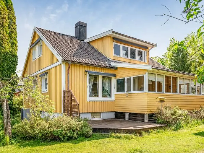 Image 1 of 21 of Runristarvägen 33
