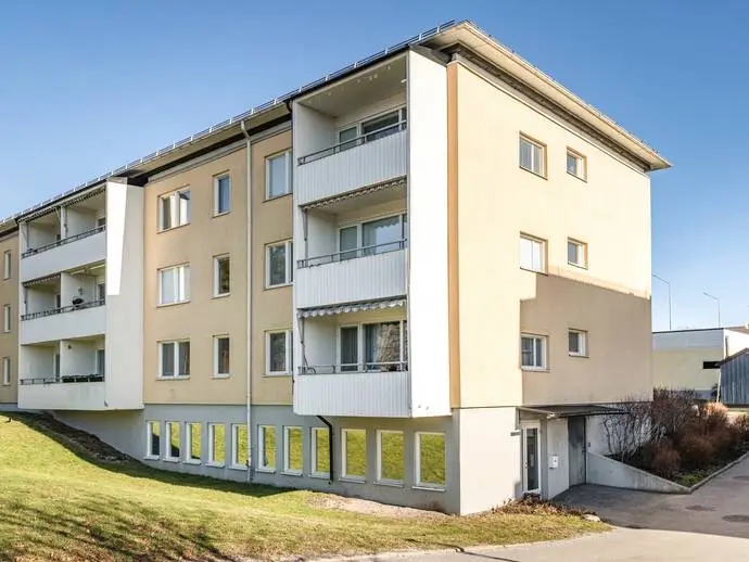 Image 1 of 21 of Sörgården 110A