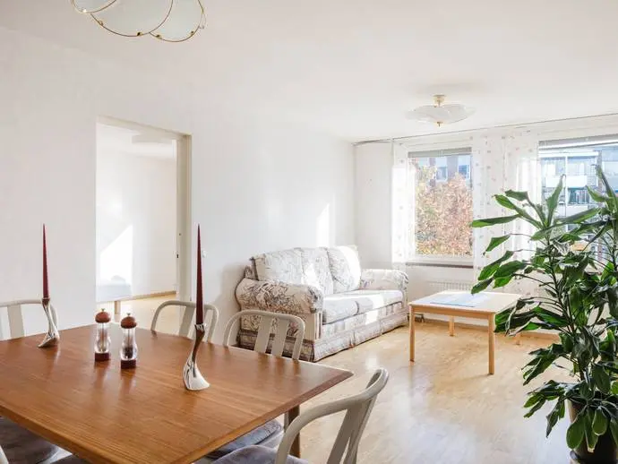 Bild 1 av 19 på Emanuel Birkes väg 2