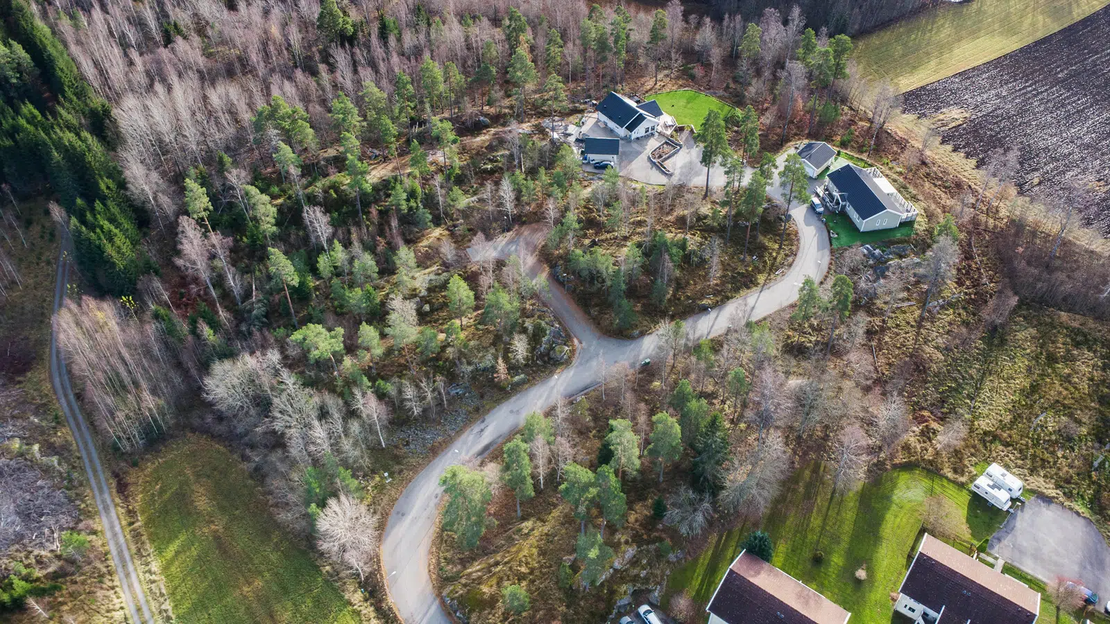 Bild 1 av 1 på Djupedalsvägen 10