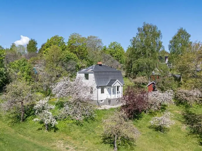 Bild 1 av 21 på Lövåsvägen 13