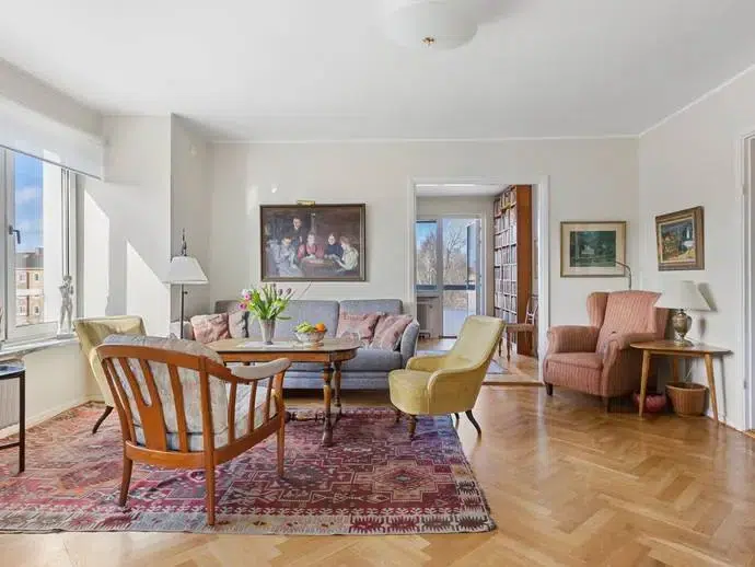 Apartment, 5 rooms, 106 m²