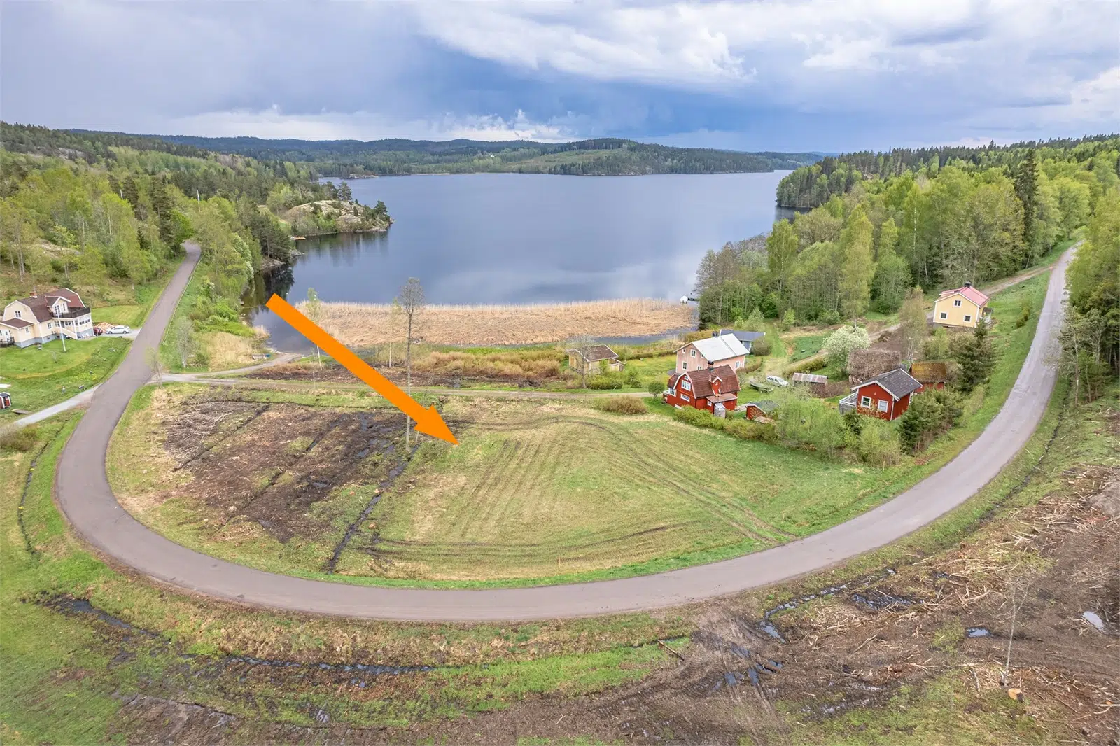 Image 1 of 1 of Taxviken