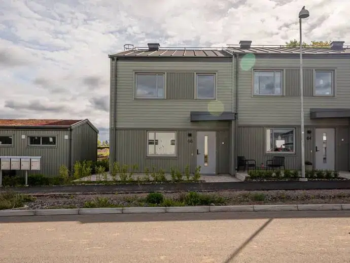 Par-/radhus, 5 rum, 106 m²