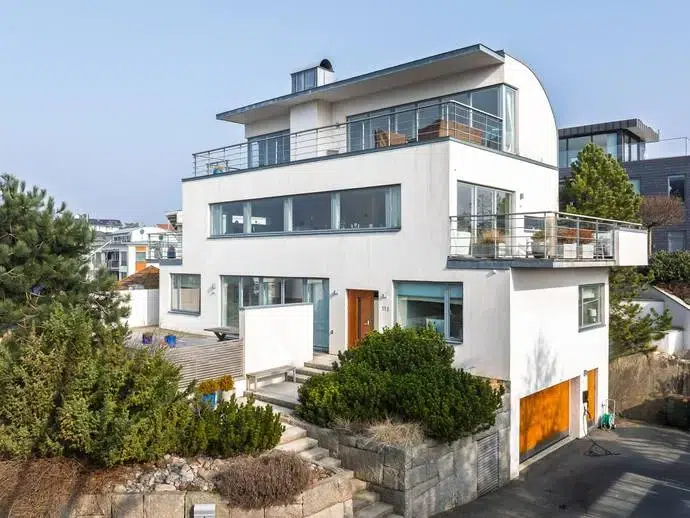 Villa, 8 rum, 242 m²