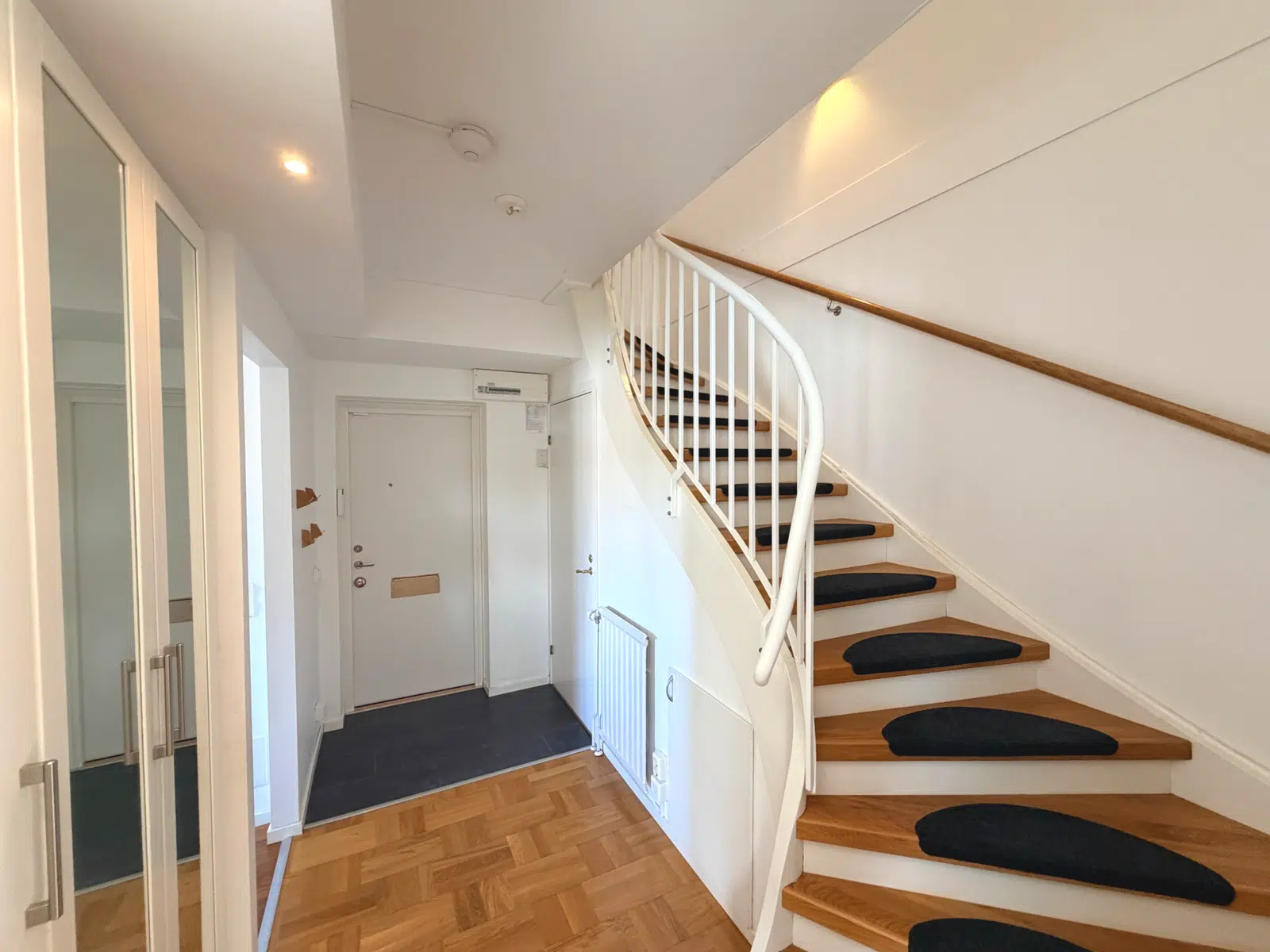 Bild 1 av 14 på Nämndemansgatan 53